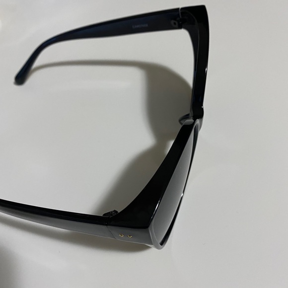 Brand new women shades - Picture 4 of 4